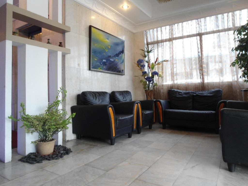 Regent Hotel Бінтулу Екстер'єр фото