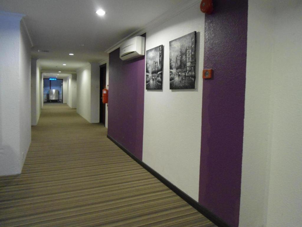 Regent Hotel Бінтулу Екстер'єр фото